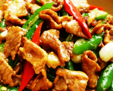 家政阿姨：如何做一盤好吃的辣椒炒肉